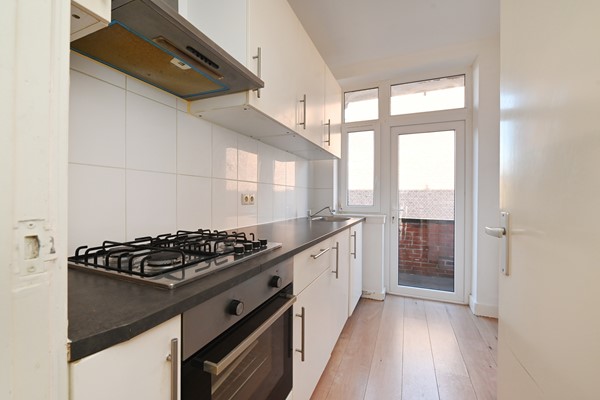 Medium property photo - Velpsestraat 107, 2573 SG Den Haag